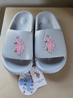 U.S. Polo Assn. Light Gray Slide Sandals with Pink Logo New L 9-10